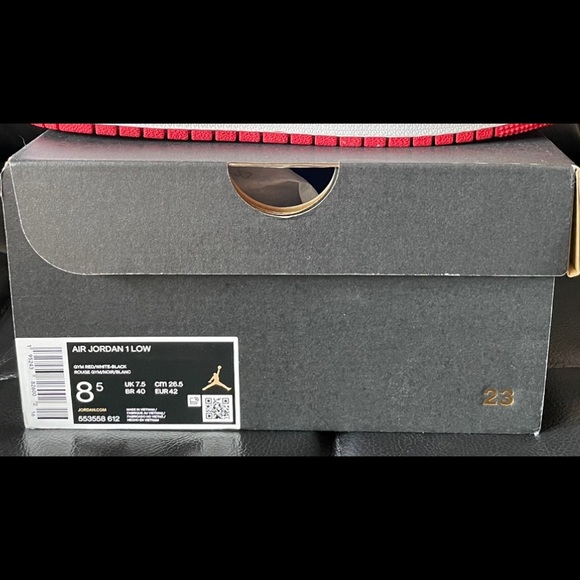 NEW Nike Air Jordan 1 Low Bred Toe Chicago Red Black (Size US Men's) - Picture 4 of 15